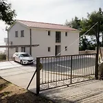 Apartment Gloria